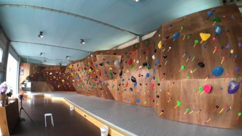 静岡県のクライミング施設「CRAG（クラッグ） クライミングジム」